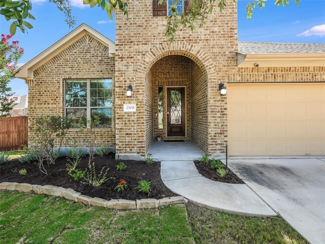 Building Photo - 2508 Hilltop Divide Ln