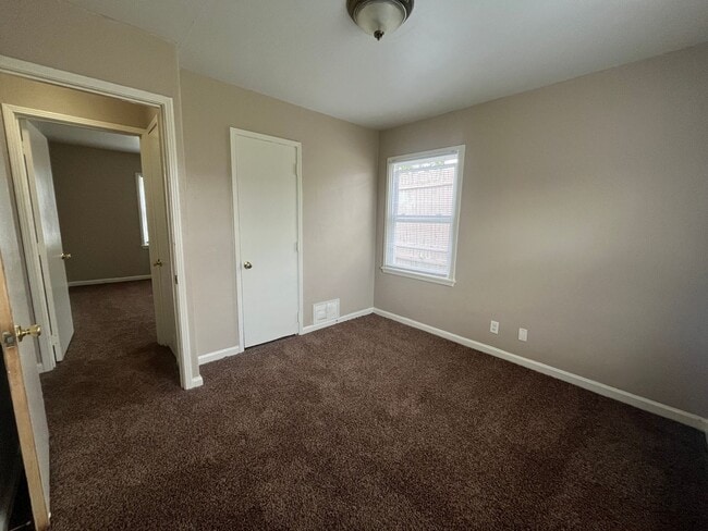 Building Photo - 4319 Standish Dr