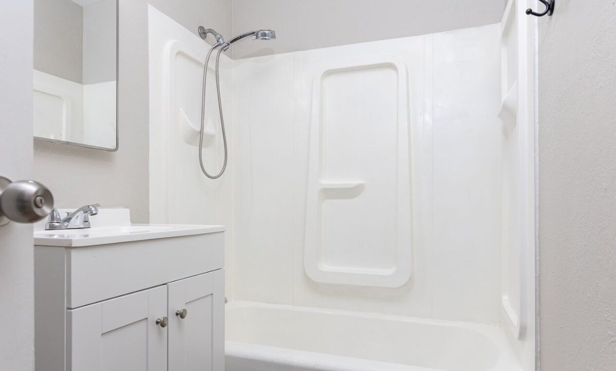 Building Photo - 819 N Arbor Ave