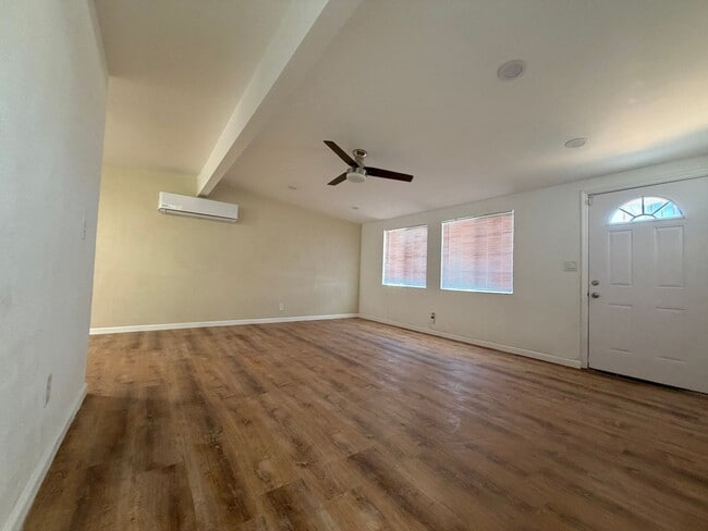 Building Photo - Beautiful 3 Bedroom/2 Bathroom Home for Rent/ $1800 Rent & $1800 Security Deposit