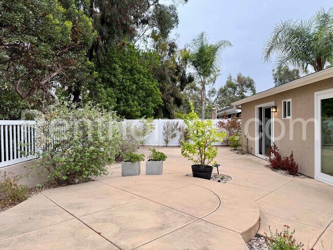 Building Photo - 11339 Red Cedar Ln