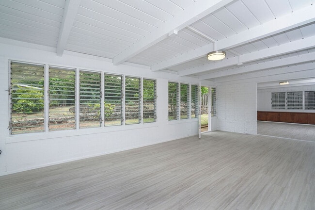 Building Photo - 735 Kapulena Loop