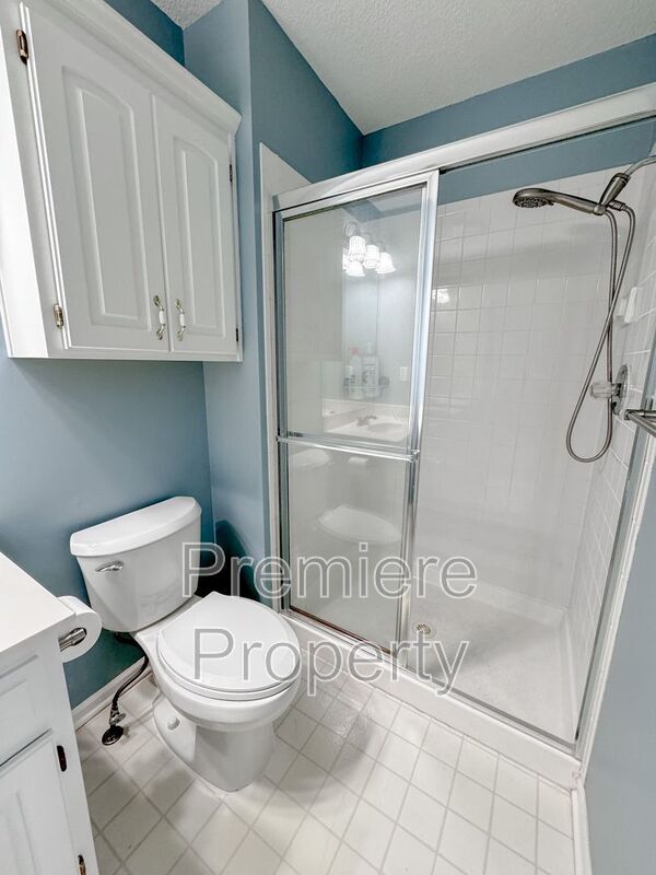 Building Photo - 13876 S Kaw St