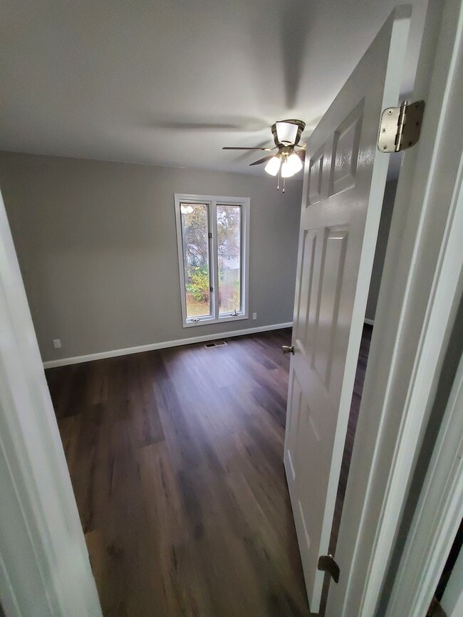 Building Photo - 12 Pebble Ct