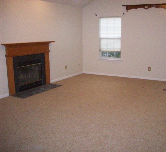 Building Photo - 312 Tharpe Dr