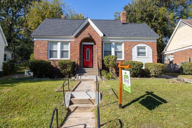 Building Photo - Renovated Historic Columbia Gem: 3-Bed, 2-Bath Home with Modern Updates, Walking Distance to Bull...