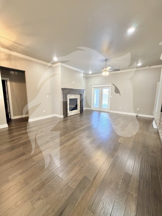 Building Photo - "Stunning 4-Bed Gem with Granite Touch & C...