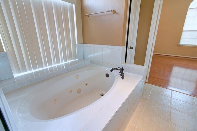 Building Photo - 1226 Rabbs Crossing