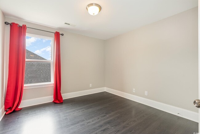 Building Photo - 1621 Palmetto Palm Dr