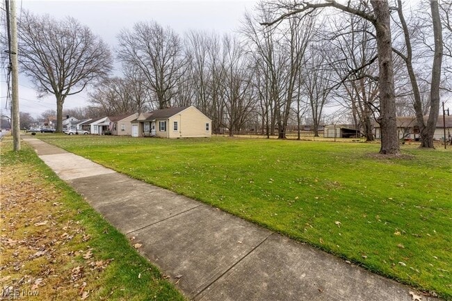Building Photo - 24339 Elm Rd