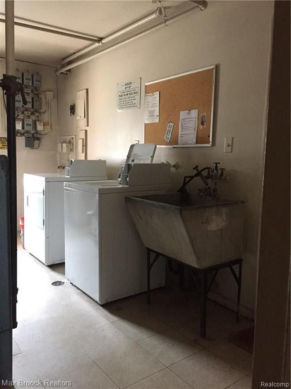 Building Photo - 3210 Shenandoah Dr