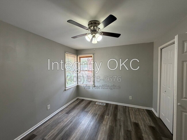 Building Photo - 2548 SW 48th St
