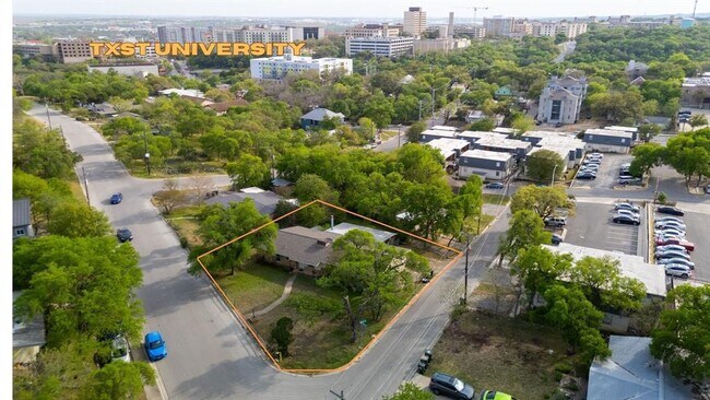 Building Photo - 1003 W Bluebonnet Dr