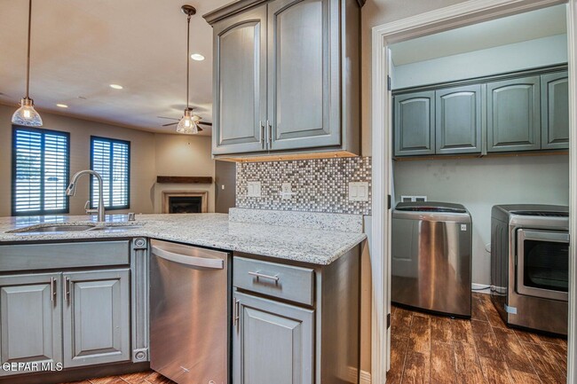 Building Photo - 14509 Holly Springs