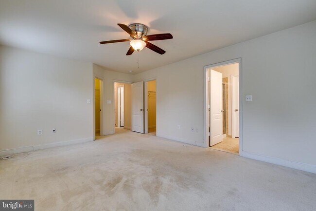 Building Photo - 2655 Glenriver Way