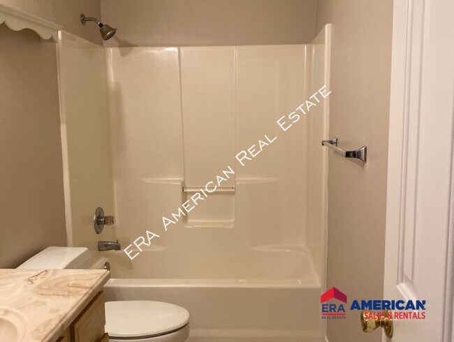 Building Photo - 2365 Hemlock Dr