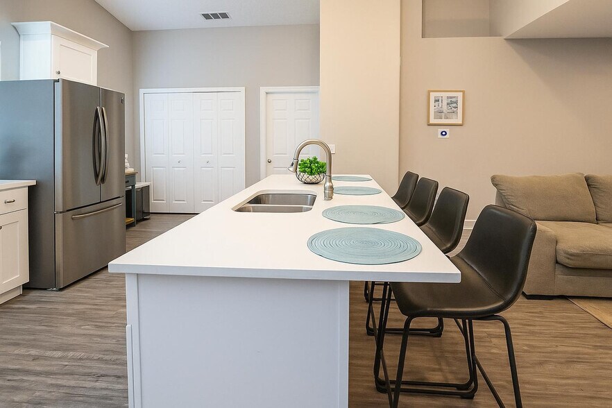 Building Photo - 114 Sunny Oak Trail