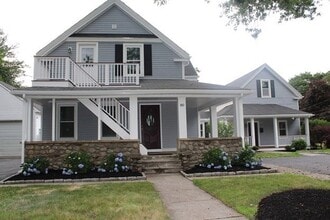 Building Photo - 80 E Division St