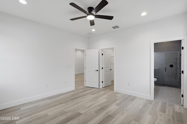 Building Photo - 8 Second Path Unit A