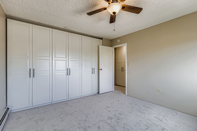 Building Photo - Sunny 6th-Floor Condo at Penn Towers – Rig...