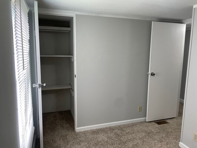 Building Photo - 3 bed 2 bath singlewide