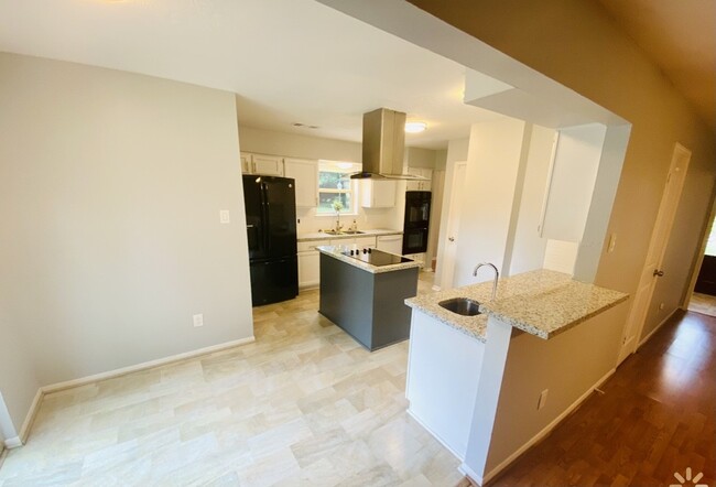 Building Photo - 29021 Cherrywood Ln