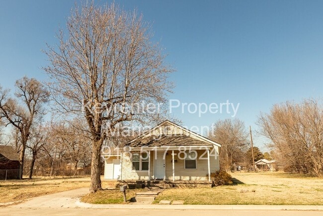 Building Photo - 3 BED/ 1 BATH IN UP AND COMING NEIGHBORHOOD