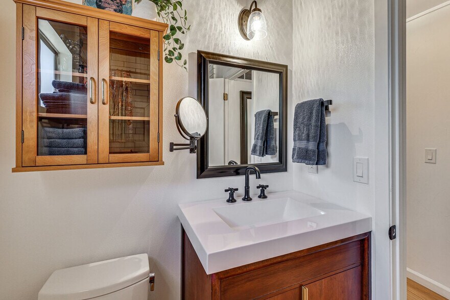 Building Photo - 923 Sagewood Dr