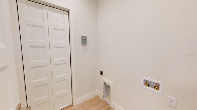 Building Photo - 773 Gran Kaymen Way