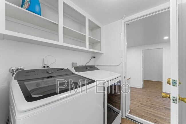 Building Photo - 29160 Flowerpark Dr