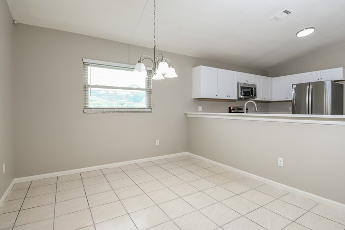 Building Photo - 2902 Woolridge Dr