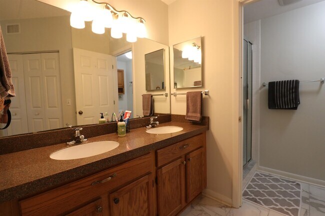 Building Photo - 31 Aledo Ct