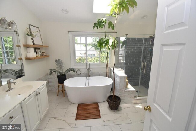 Building Photo - 6506 Susan Barkley Ct