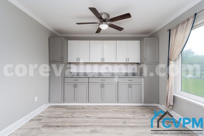 Building Photo - 1623 Fendall Ct