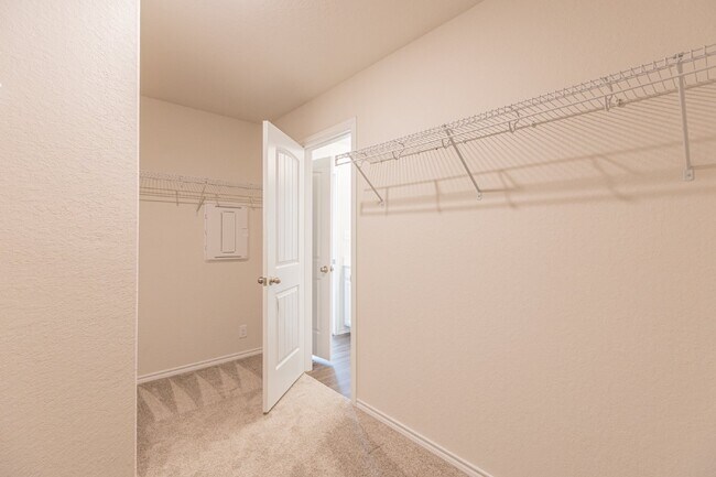 Building Photo - 6806 Prue Rd