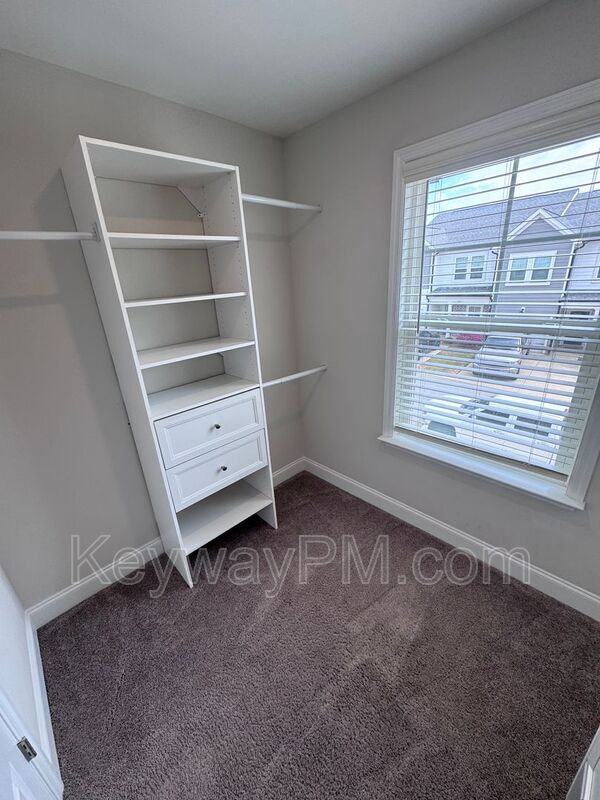 Building Photo - 122 Canton Park Ave