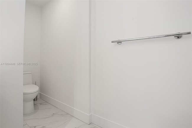 Building Photo - 2000 Metropica Wy