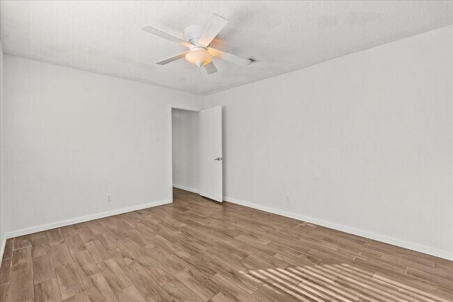 Building Photo - 3705 Misty Cove Ct