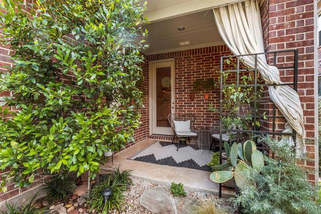 Building Photo - 4520 Del Rey Ave