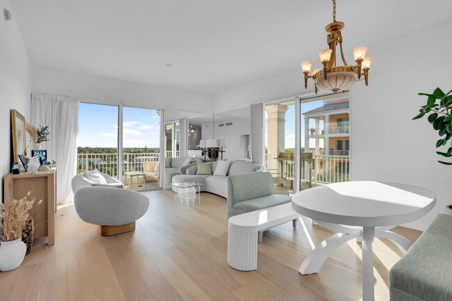 Building Photo - 806 E Windward Way