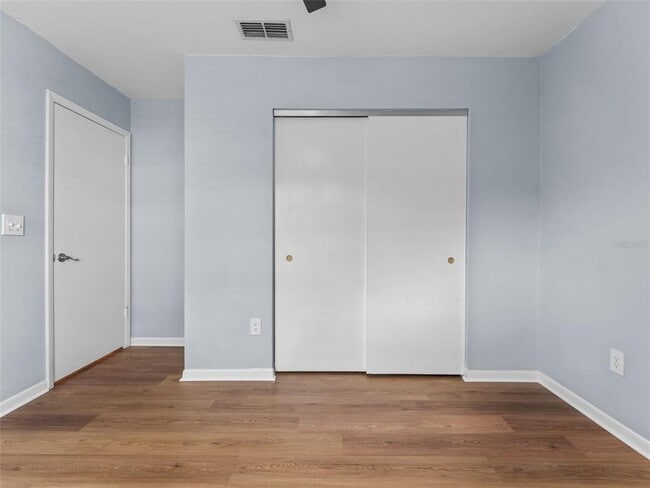 Building Photo - 13608 S Village Dr