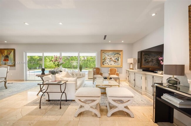 Building Photo - 7230 Vistalmar St