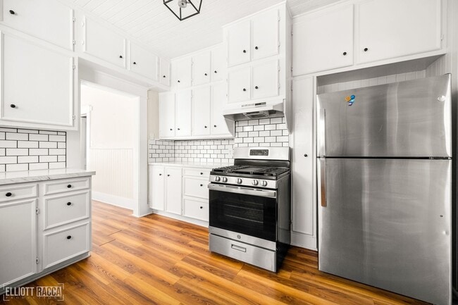 Building Photo - 2301 Hill St