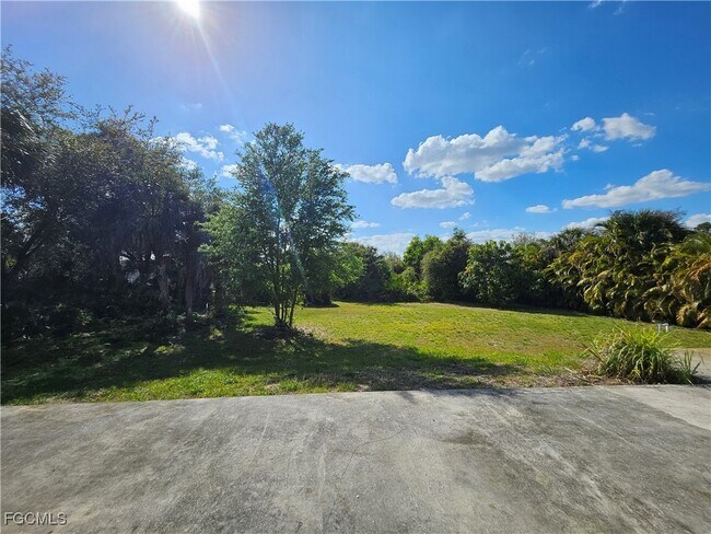 Building Photo - 713 Palmetto Ave