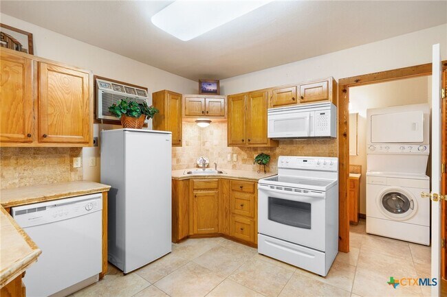 Building Photo - 1236 Rivercrest Dr
