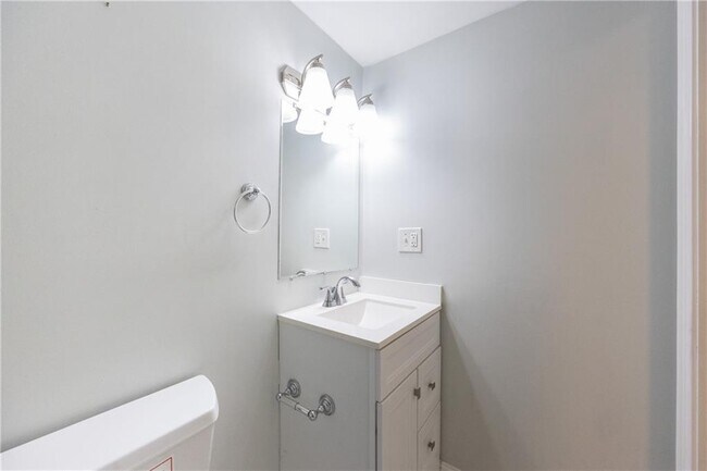 Building Photo - 214 Silver Spring St