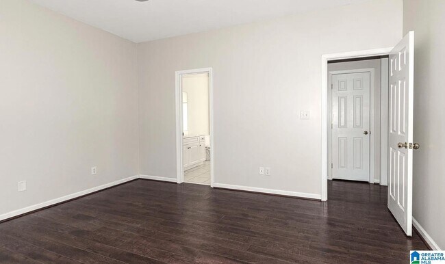 Building Photo - 115 Charlton Ln