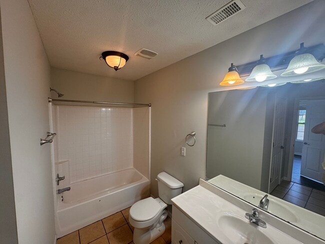 Building Photo - Williams Rd. Apartments