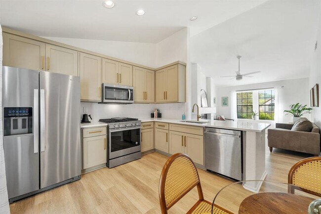 Building Photo - 4306 Bonnell Vista Cove