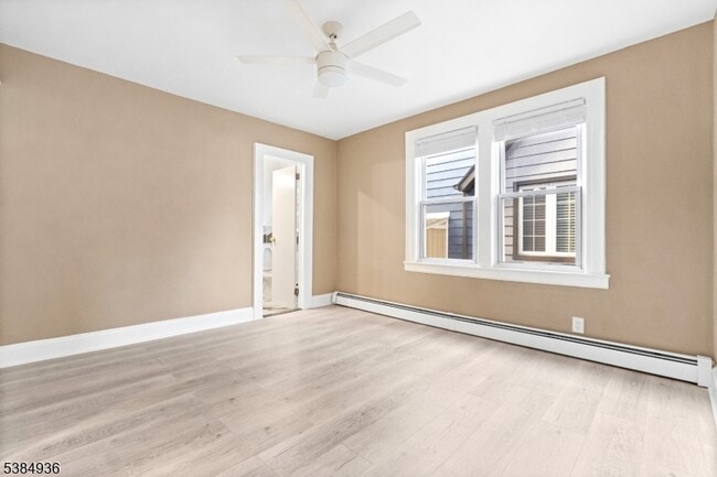 Building Photo - 29 Ligham St